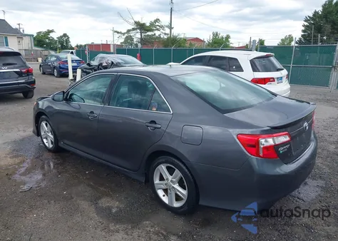 2013 Toyota Camry Se z USA, uszkodzony, nr VIN 4T1BF1FK5DU651690